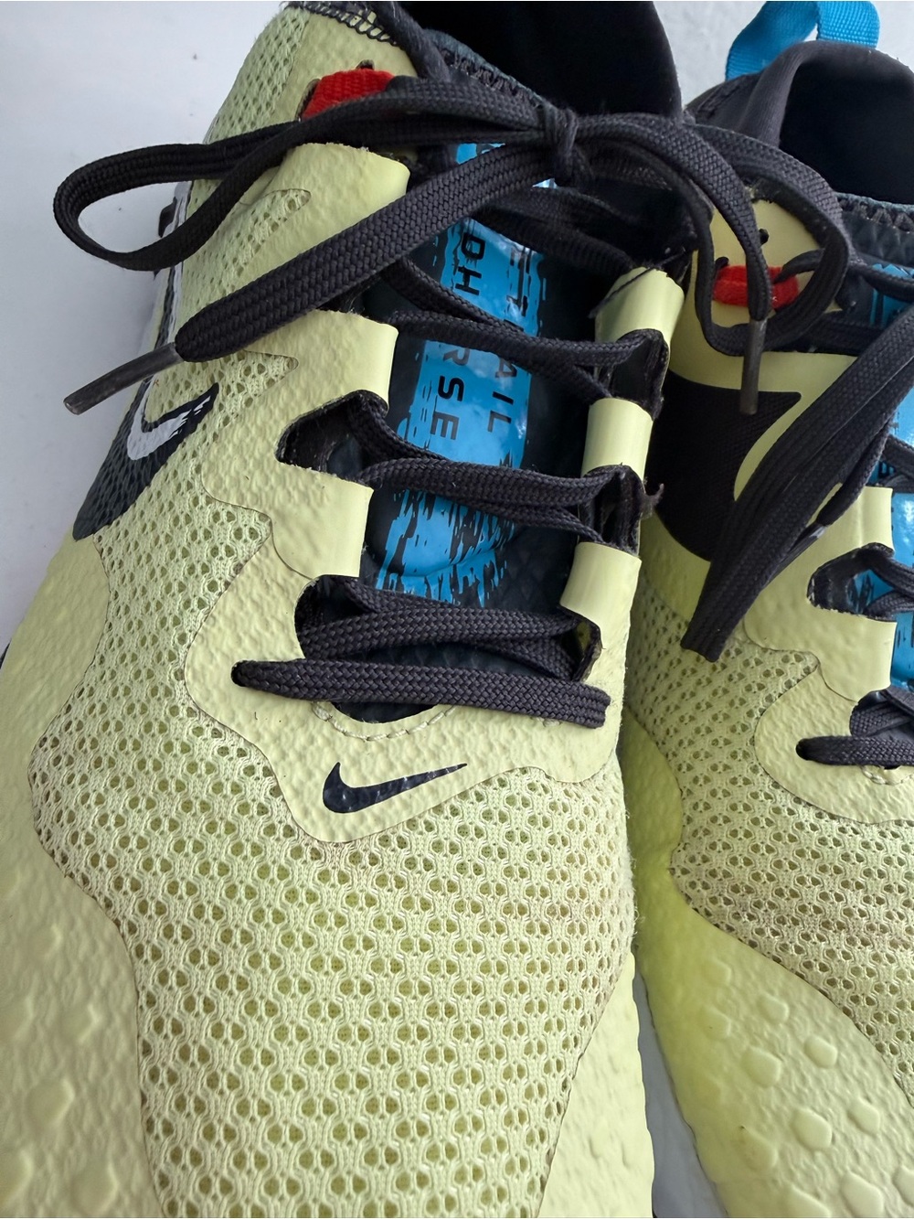Nike Wildhorse 7 Women size 10 yellow and Black Trail Running Shoes with Blue - Picture 5 of 14